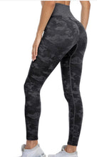 Load image into Gallery viewer, Camo Seamless workout yoga pants