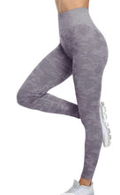 Load image into Gallery viewer, Camo Seamless workout yoga pants
