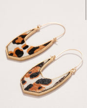 Load image into Gallery viewer, Geometric Leopard Hair hoop earrings
