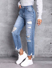 Load image into Gallery viewer, High waist ripped raw hem
