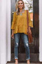 Load image into Gallery viewer, Mustard Crochet Flared 3/4 sleeve blouse
