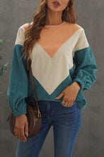 Load image into Gallery viewer, Colorblock balloon sleeve corduroy sweatshirt
