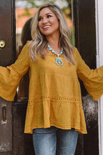 Load image into Gallery viewer, Mustard Crochet Flared 3/4 sleeve blouse
