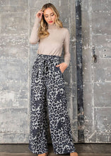 Load image into Gallery viewer, Snow leopard print wide leg pants
