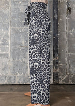 Load image into Gallery viewer, Snow leopard print wide leg pants
