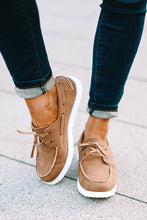 Load image into Gallery viewer, Brown faux leather lace up slip on sneakers

