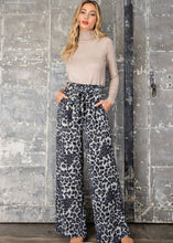 Load image into Gallery viewer, Snow leopard print wide leg pants
